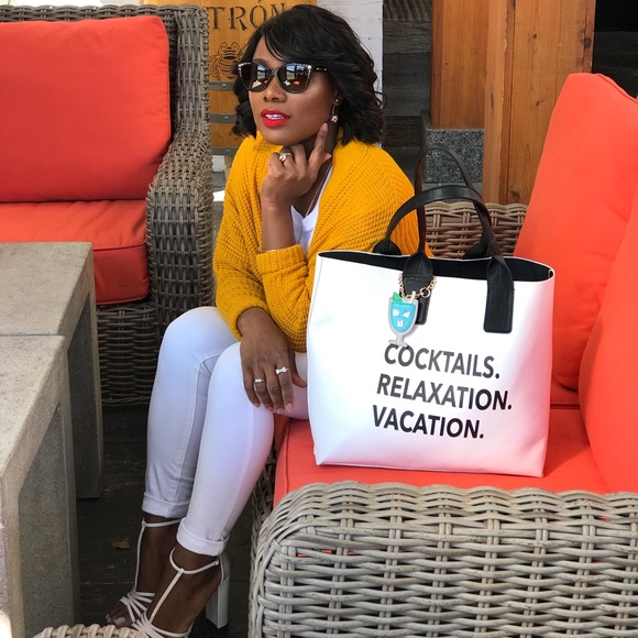 FancynChic Lifestyle Blogger, You-tuber, Posher - Picture 6 of 8